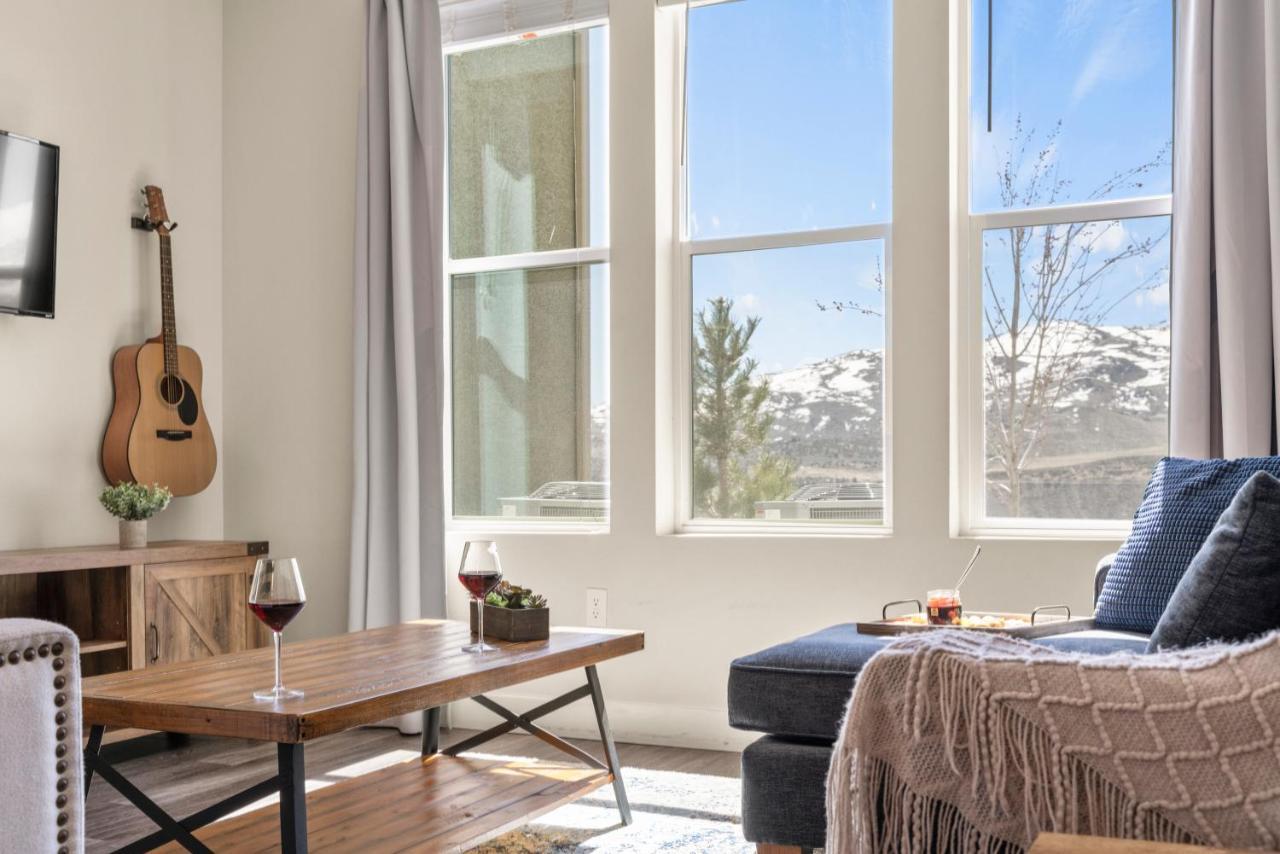 Luxury Retreat - King Beds, Hot Tub, & Pool - Family & Remote Work Friendly Apartment Рино Екстериор снимка