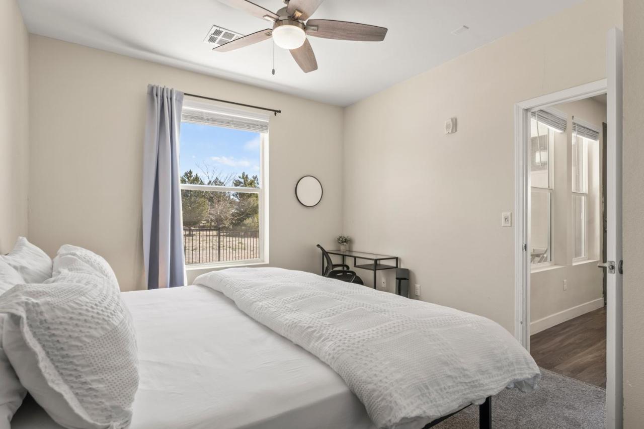 Luxury Retreat - King Beds, Hot Tub, & Pool - Family & Remote Work Friendly Apartment Рино Екстериор снимка