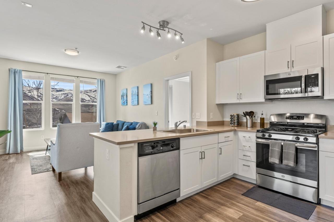 Luxury Retreat - King Beds, Hot Tub, & Pool - Family & Remote Work Friendly Apartment Рино Екстериор снимка